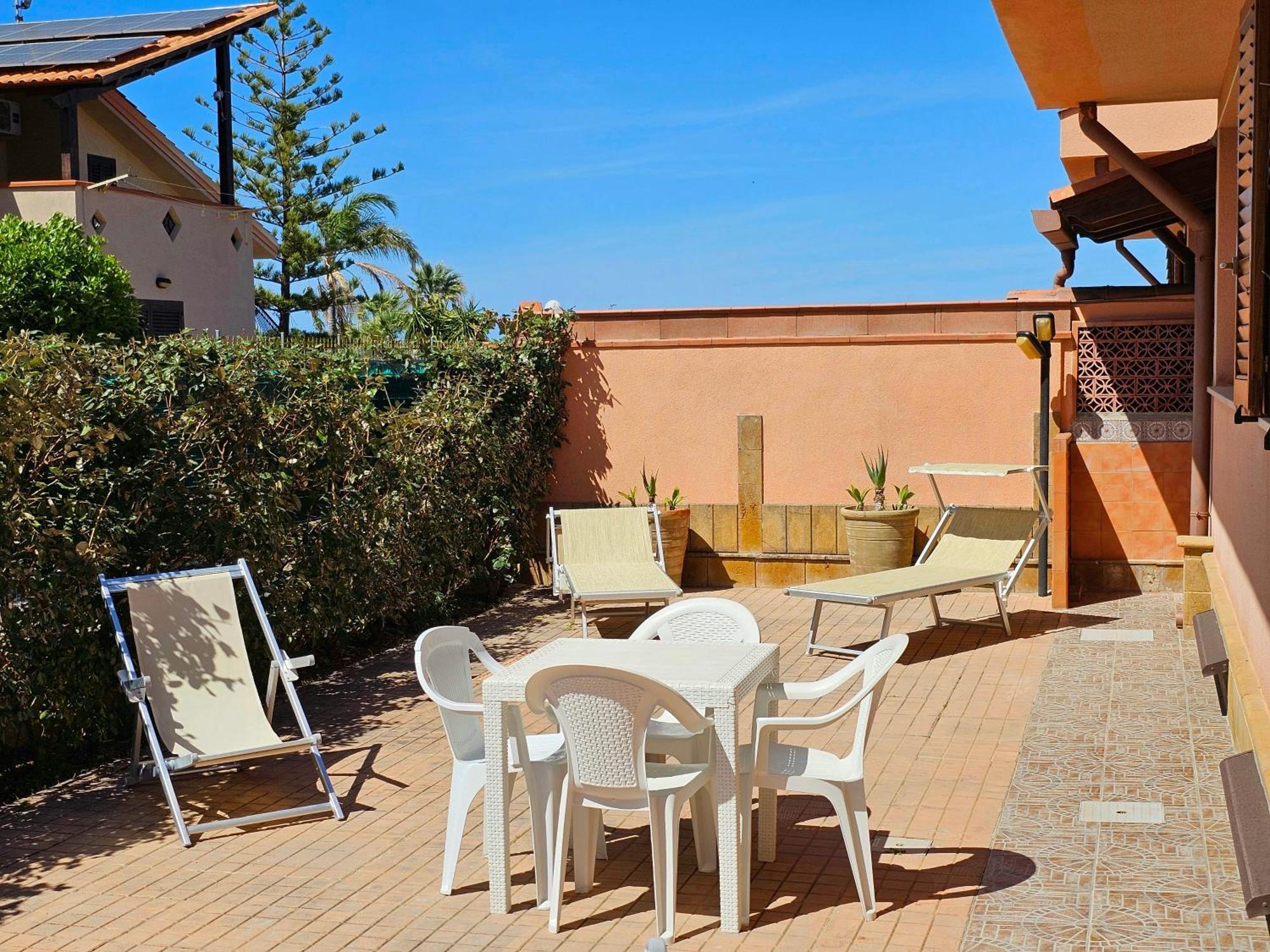 Costa Mediterranea Holiday Homes Campofelice Di Roccella Ruang foto