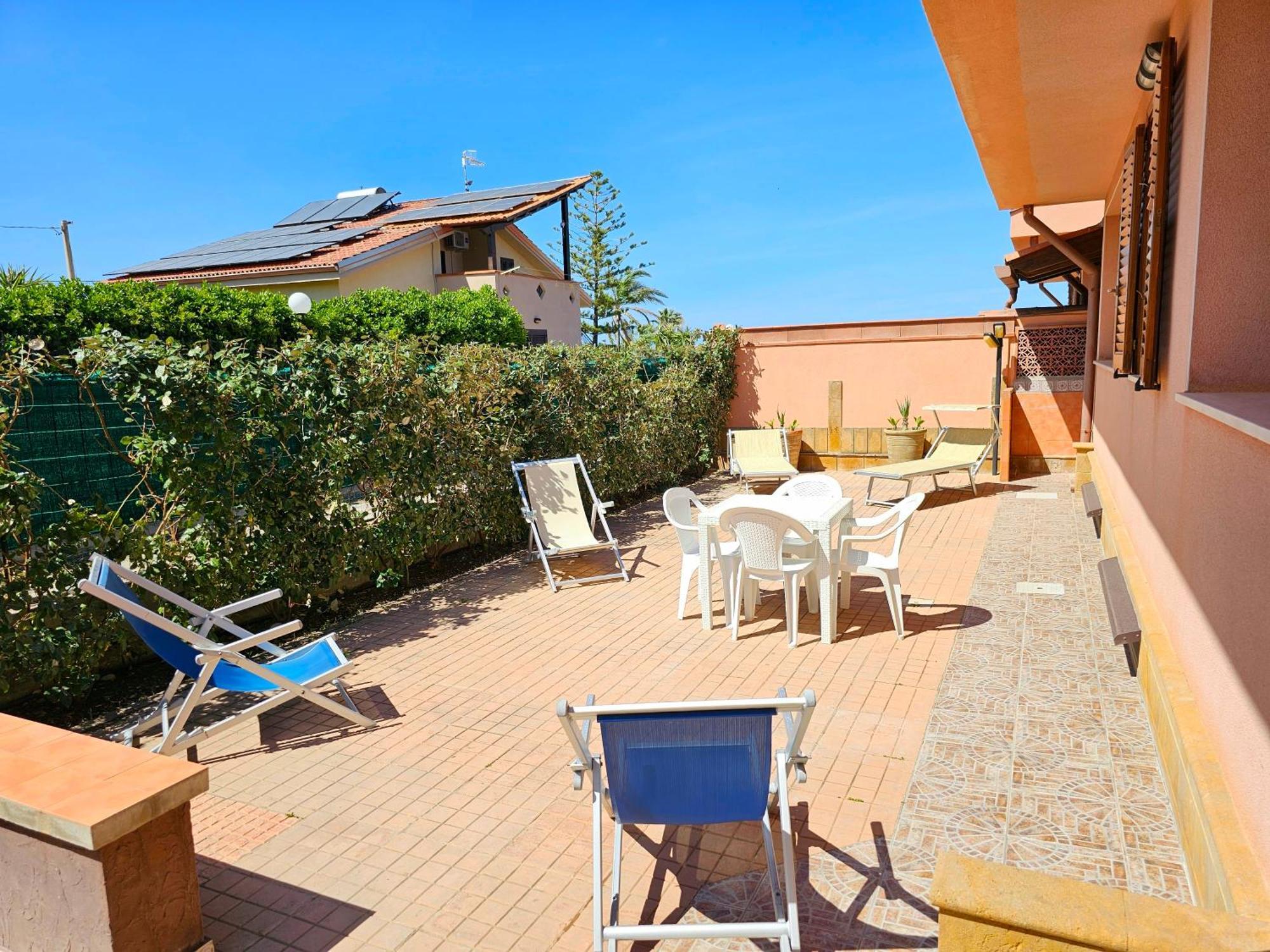 Costa Mediterranea Holiday Homes Campofelice Di Roccella Ruang foto