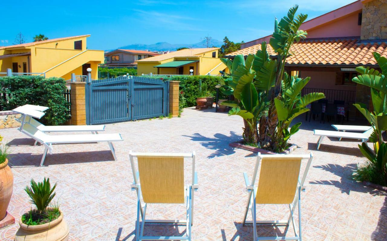 Costa Mediterranea Holiday Homes Campofelice Di Roccella Bagian luar foto